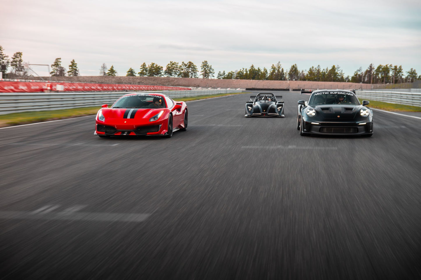 Ferrari vs. Porsche på Grenland motorsportssenter