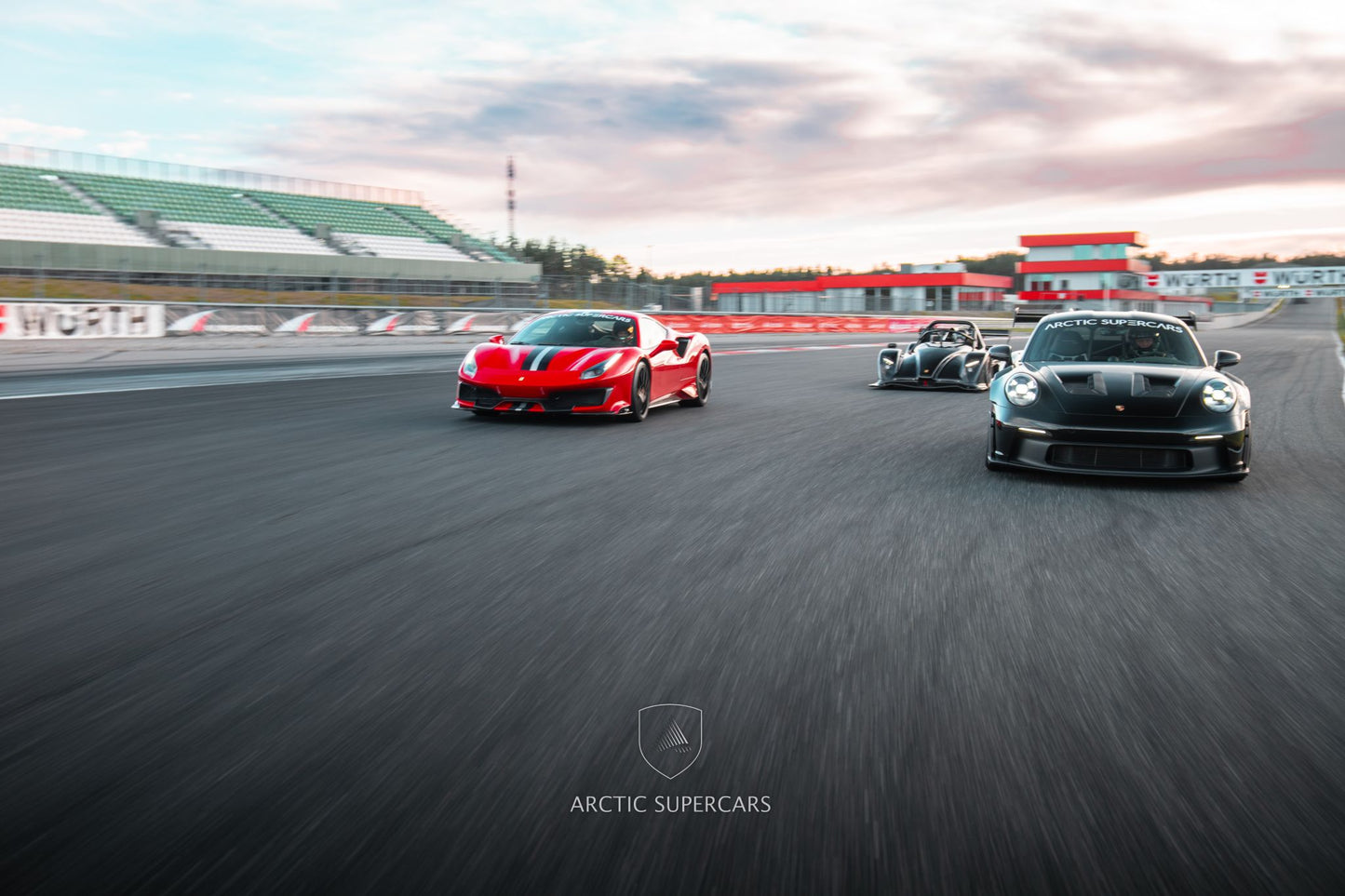 Ferrari vs. Porsche på Grenland motorsportssenter