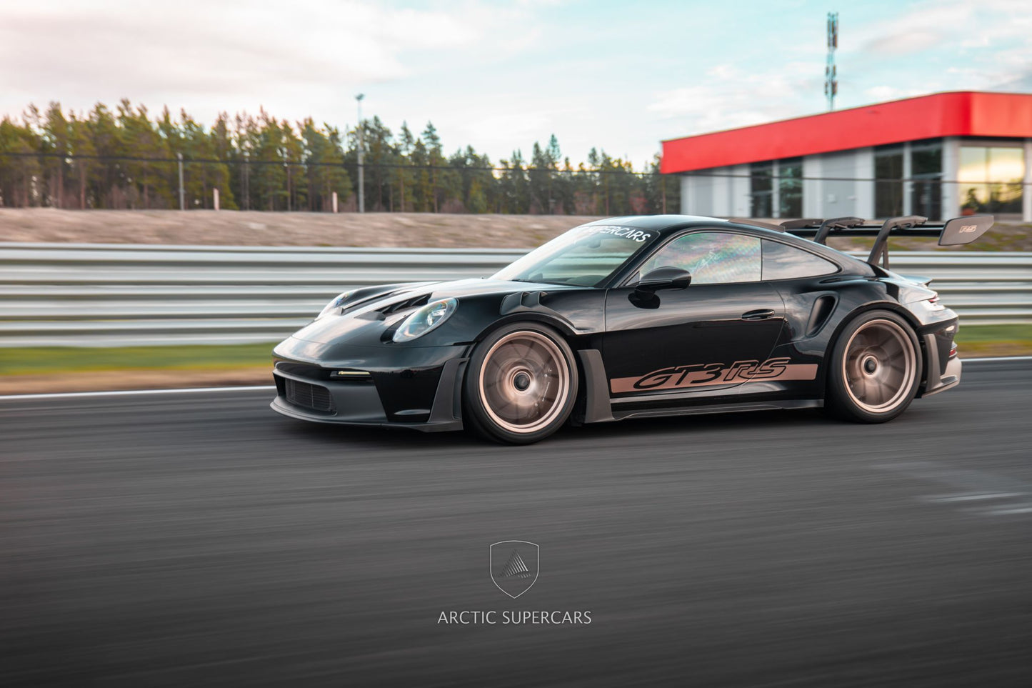 Ferrari vs. Porsche på Rudskogen